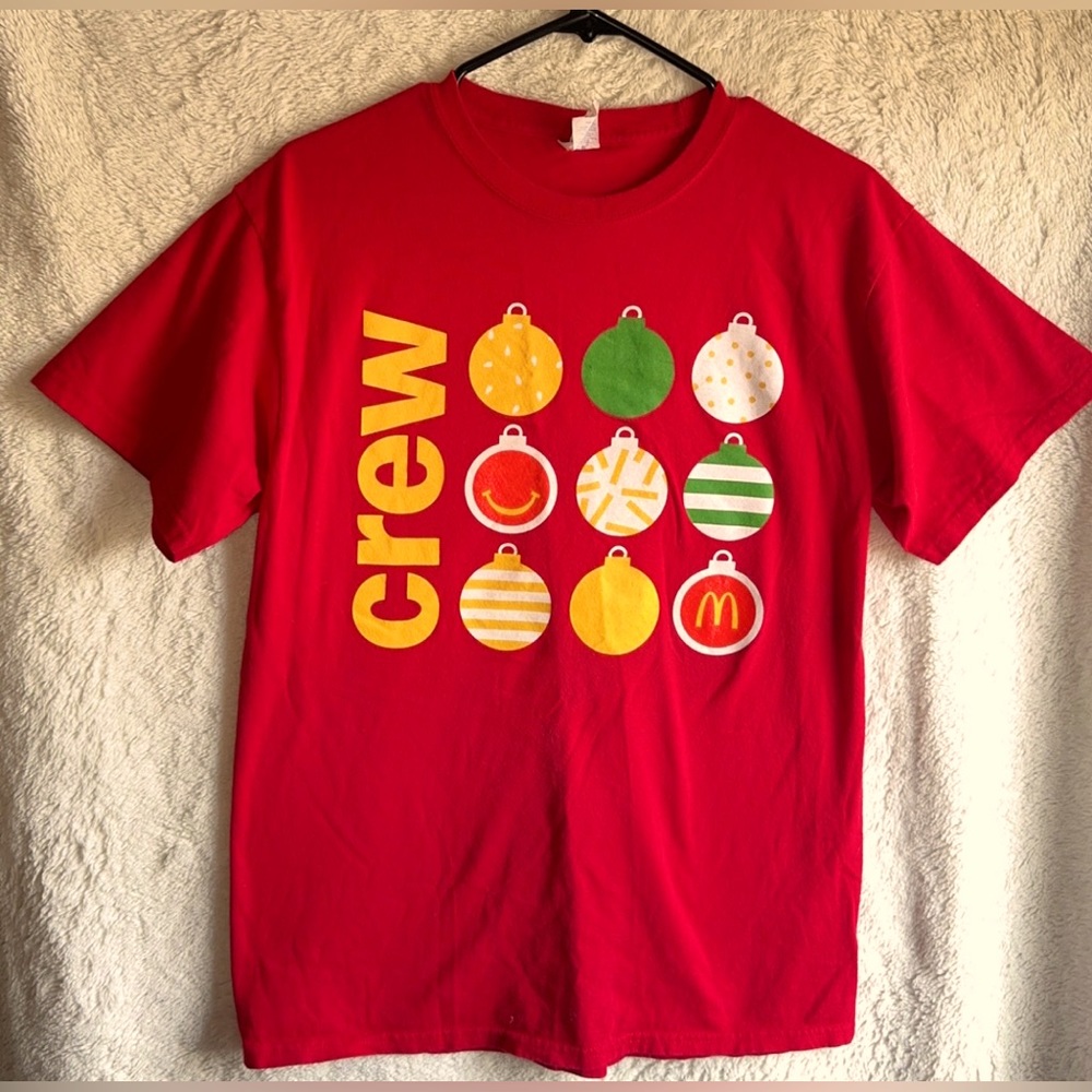 Fun Christmas Season Jingle Bells McDonalds Crew T Shirt 🎅🏽🍟🍔🎄🤶🏼🍔🍟